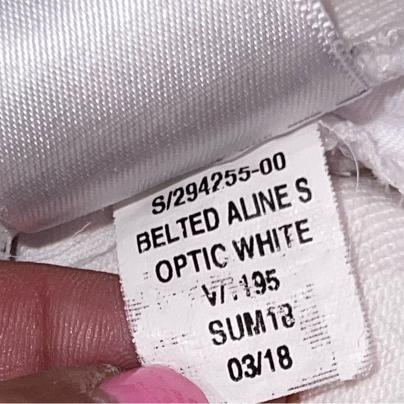 GAP Optic White Belted A-Line Raw Hem Jean Skirt Size 28R - Picture 9 of 9